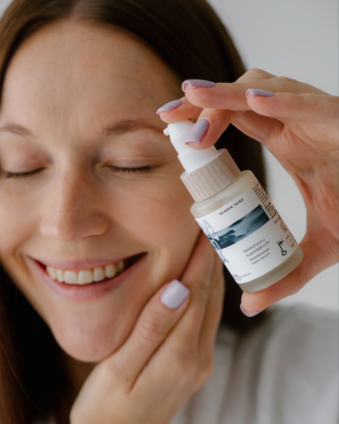 Bladderwrack super serum, peptides, retinol, hyaluronic acid, liver spots, wrinkles, pores