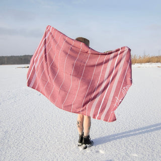 Hamam-pyyhe! Sulo Viininpunainen, kierrätyspuuvillaa - Koko 95x180cm, 250g, 100% puuvillaa - Saaren Taika Decor