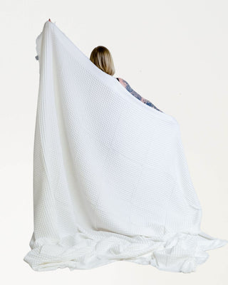 Päiväpeitto Vohveli Valkoinen, 100% puuvillaa - Saaren Taika Decor