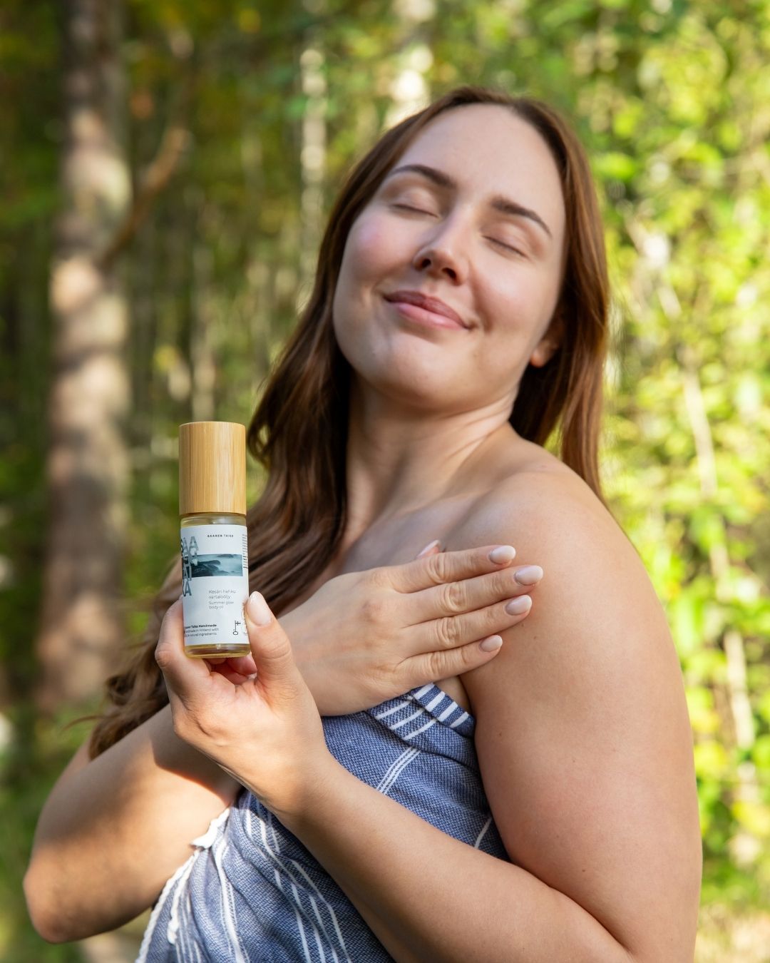 Kesän hehku - Kosteuttava vartaloöljy, jonka tuoksu huumaa Vartaloöljy Saaren Taika Handmade