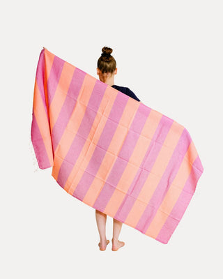 Hamam-pyyhe ripustuslenkillä! Rantaelämä Persikka! - Koko 100x180cm, 100% puuvillaa, paino 260g  - Saaren Taika Decor