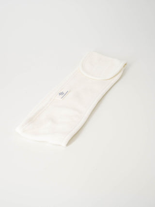 Hiuspanta, auttaa pitämään hiukset pois kasvoilta ja estää ihonhoitotuotteiden pääsyn hiuksiin