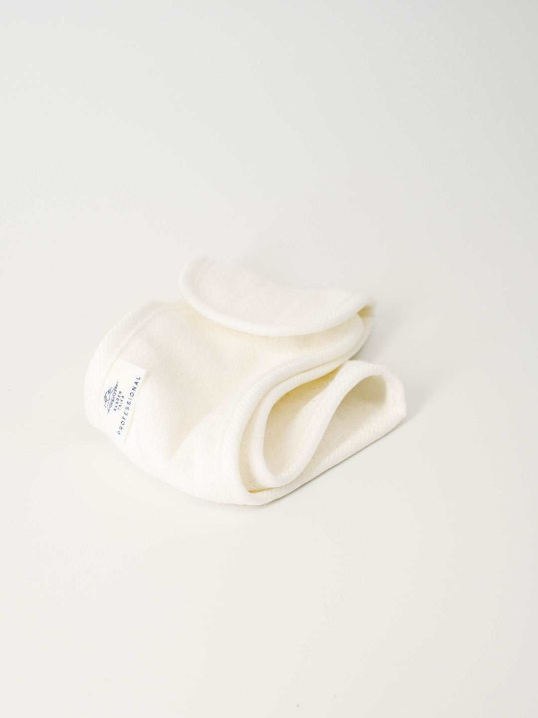 Hiuspanta, auttaa pitämään hiukset pois kasvoilta ja estää ihonhoitotuotteiden pääsyn hiuksiin