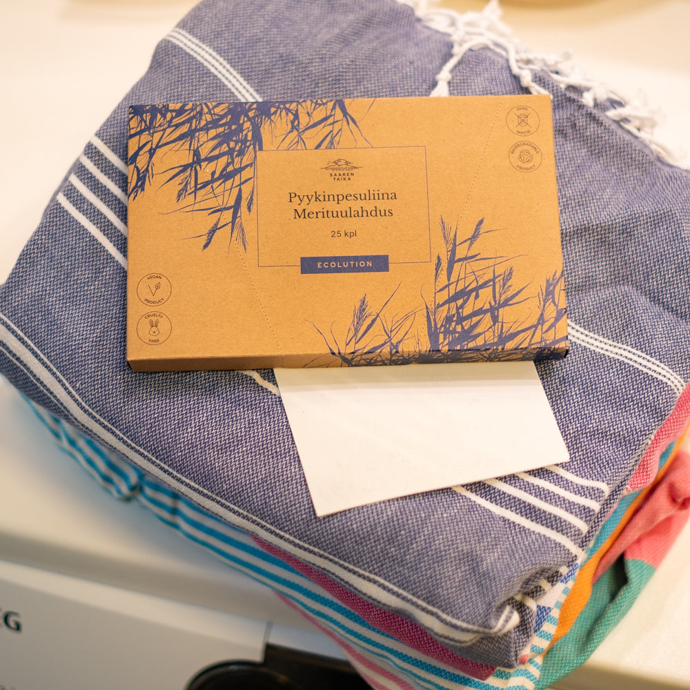 Nämä ympäristöystävälliset, Zero Waste -pyykinpesuliinat ovat tarkoitettu vähentämään sekä muovipakkausten että haitallisten kemikaalien määrää arjessasi. Saaren Taian pyykinpesuliinat ovat uusi innovaatio, joka käyttää patentoitua valmistusmenetelmää.