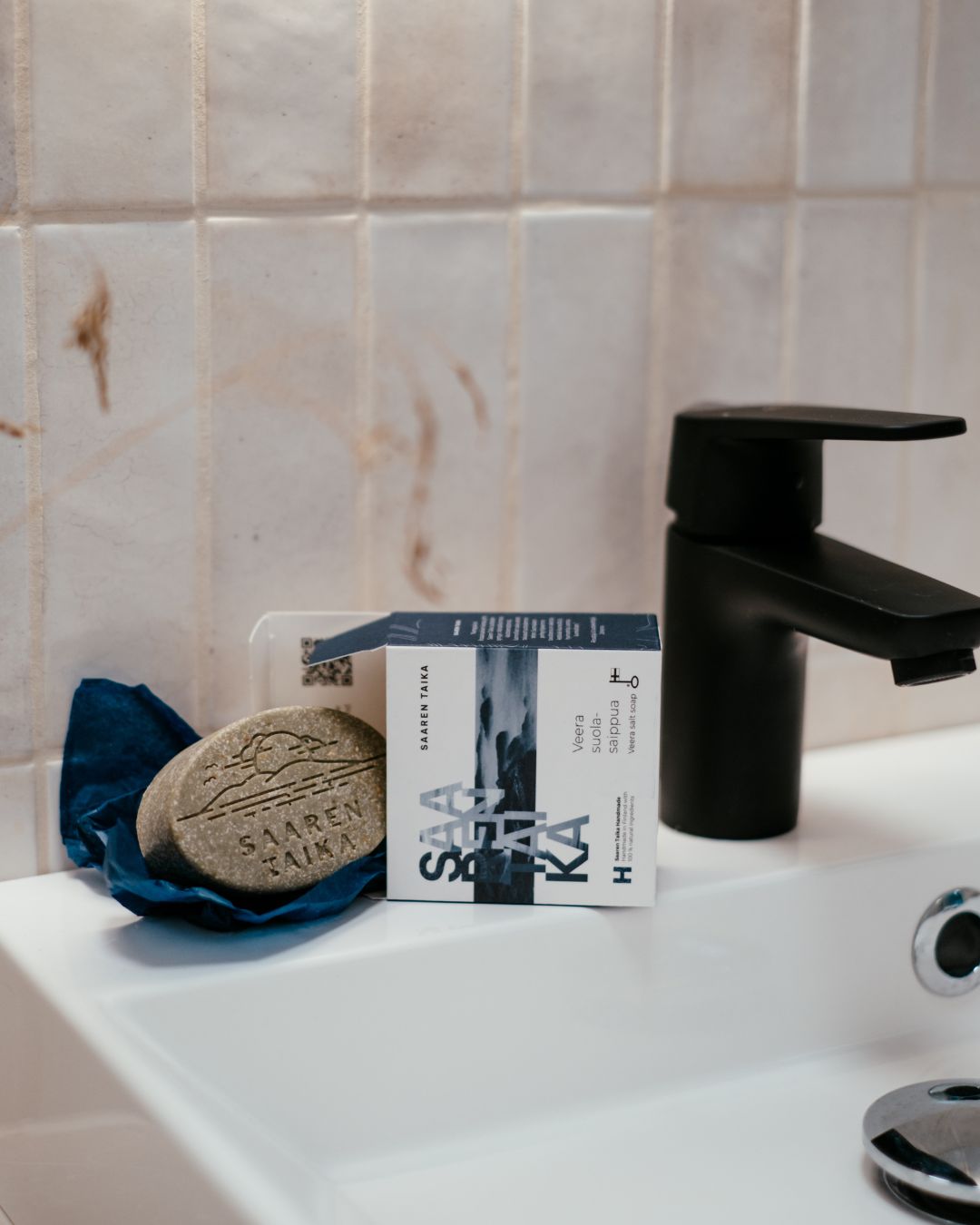 MESSUTARJOUS Veera Suolasaippua®, sopii mm. atooppiselle iholle, kutiavalle iholle, akneiholle, 100% luonnollista, vegaaninen Suolasaippua Saaren Taika Handmade