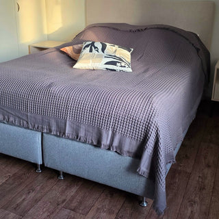 Saaren Taika Vohveli päiväpeitolla helposti kaunis ja harmoninen petaus