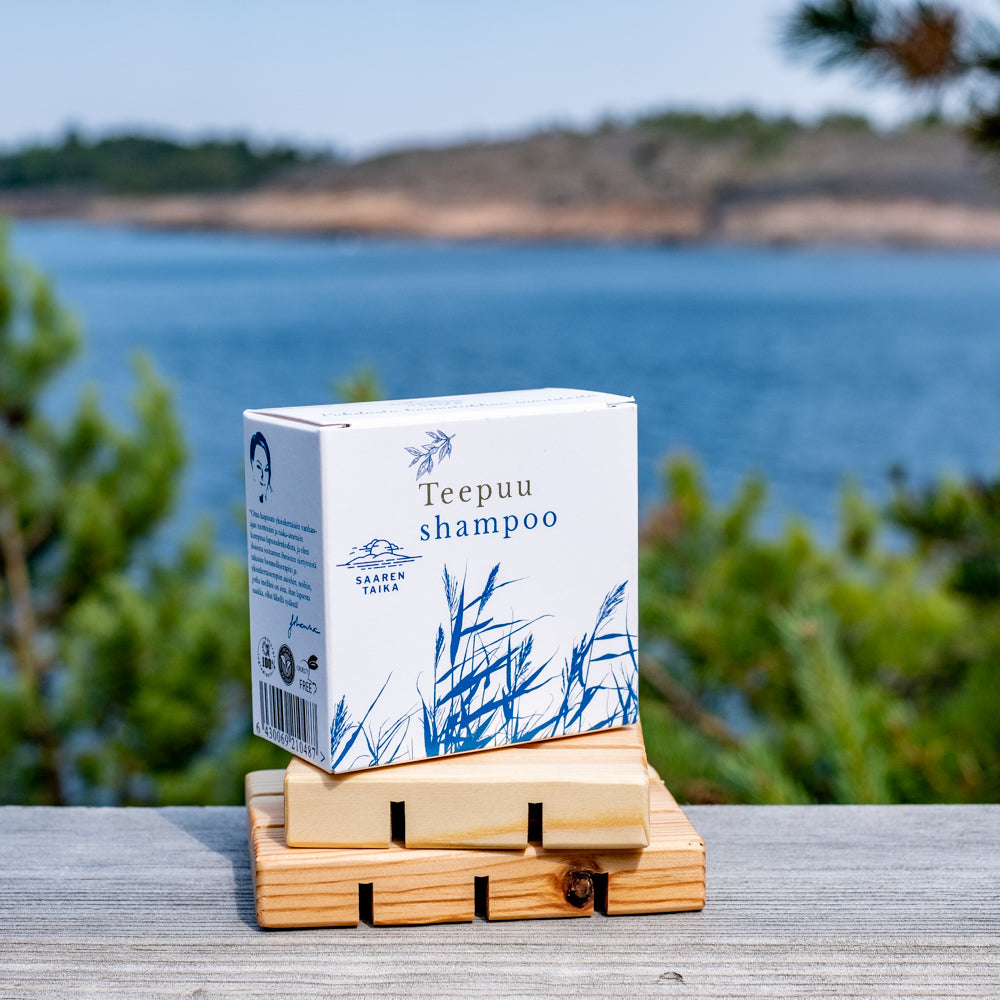 Teepuushampoo - Rasvoittuville hiuksille suunniteltu Teepuushampoo auttaa myös kuivaan tai kutiavaan päänahkaan. Vegaaninen, luomu, luonnollinen  - Saaren Taika