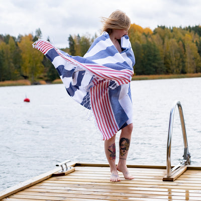 Hamam handduk! Sailor Marinröd med upphängningsögla - Storlek 100x175cm, 250g, 100% bomull - Saaren Taika Decor